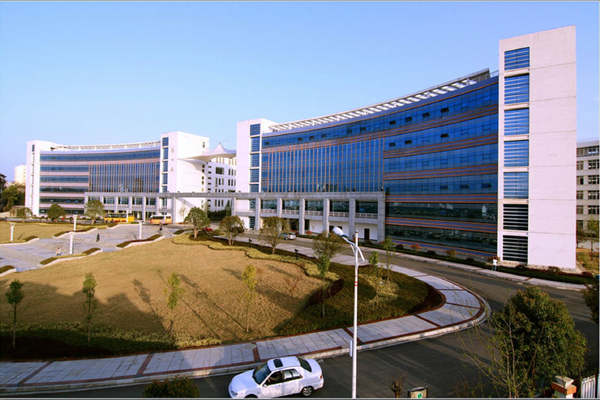 校園能耗監(jiān)測系統(tǒng)硬件結(jié)構(gòu)!(圖1) 校園能耗監(jiān)測系統(tǒng)硬件結(jié)構(gòu)!(圖1)